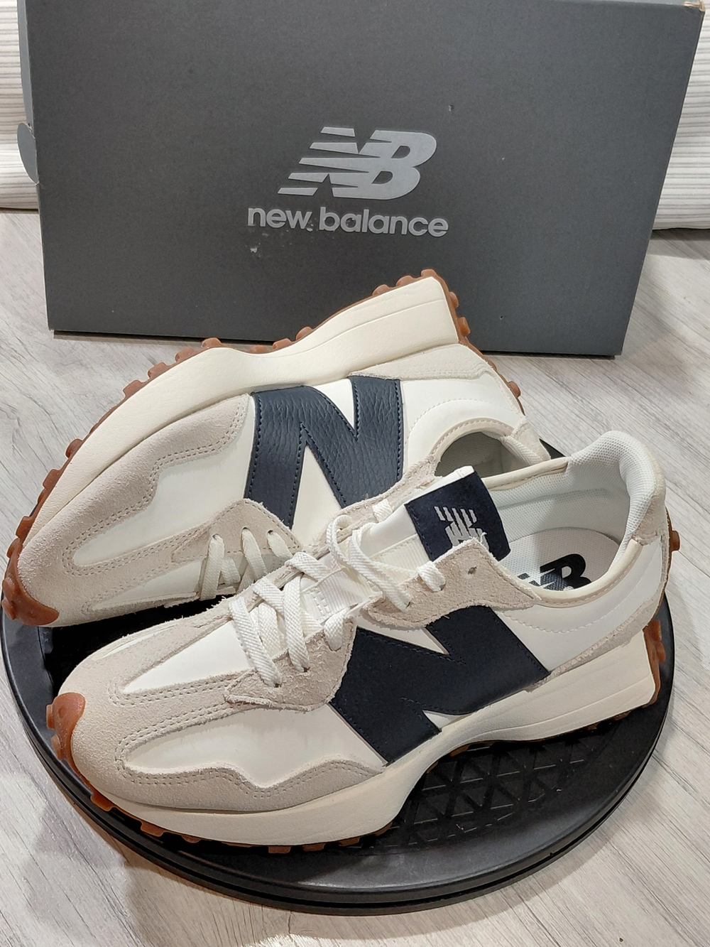 New Balance Womens 327 Vintage 70's  Design Moonbeam - Outerspace White Navy 7.5 - Picture 14 of 16